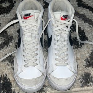 Nike Blazers ‘77 Mid